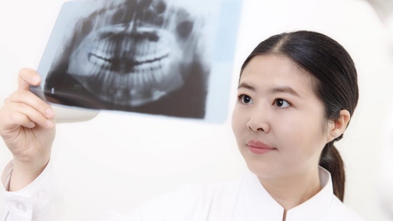 补牙和根管治疗哪个更疼